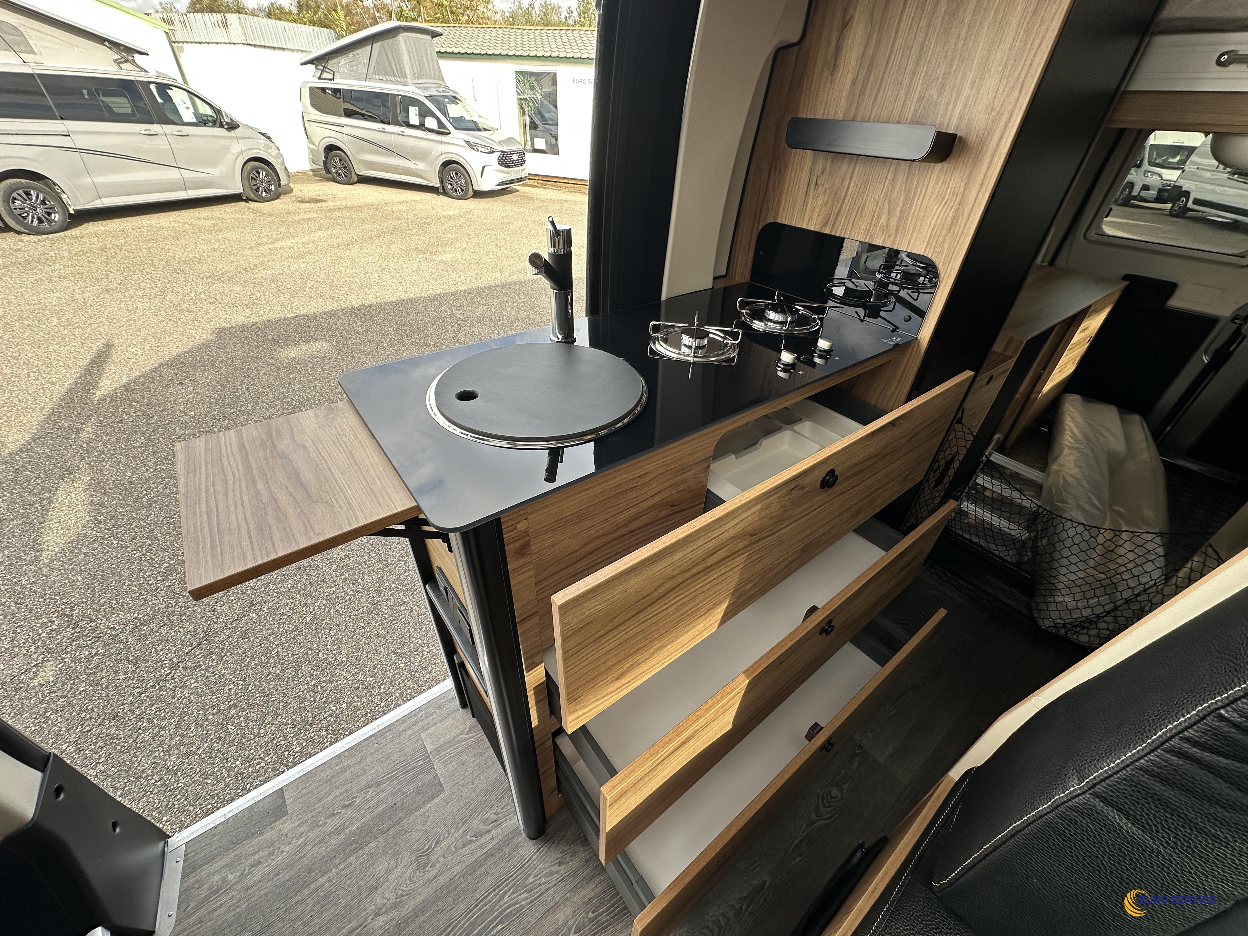 FONT VENDOME DUO VAN GARAGE ELEGANCE