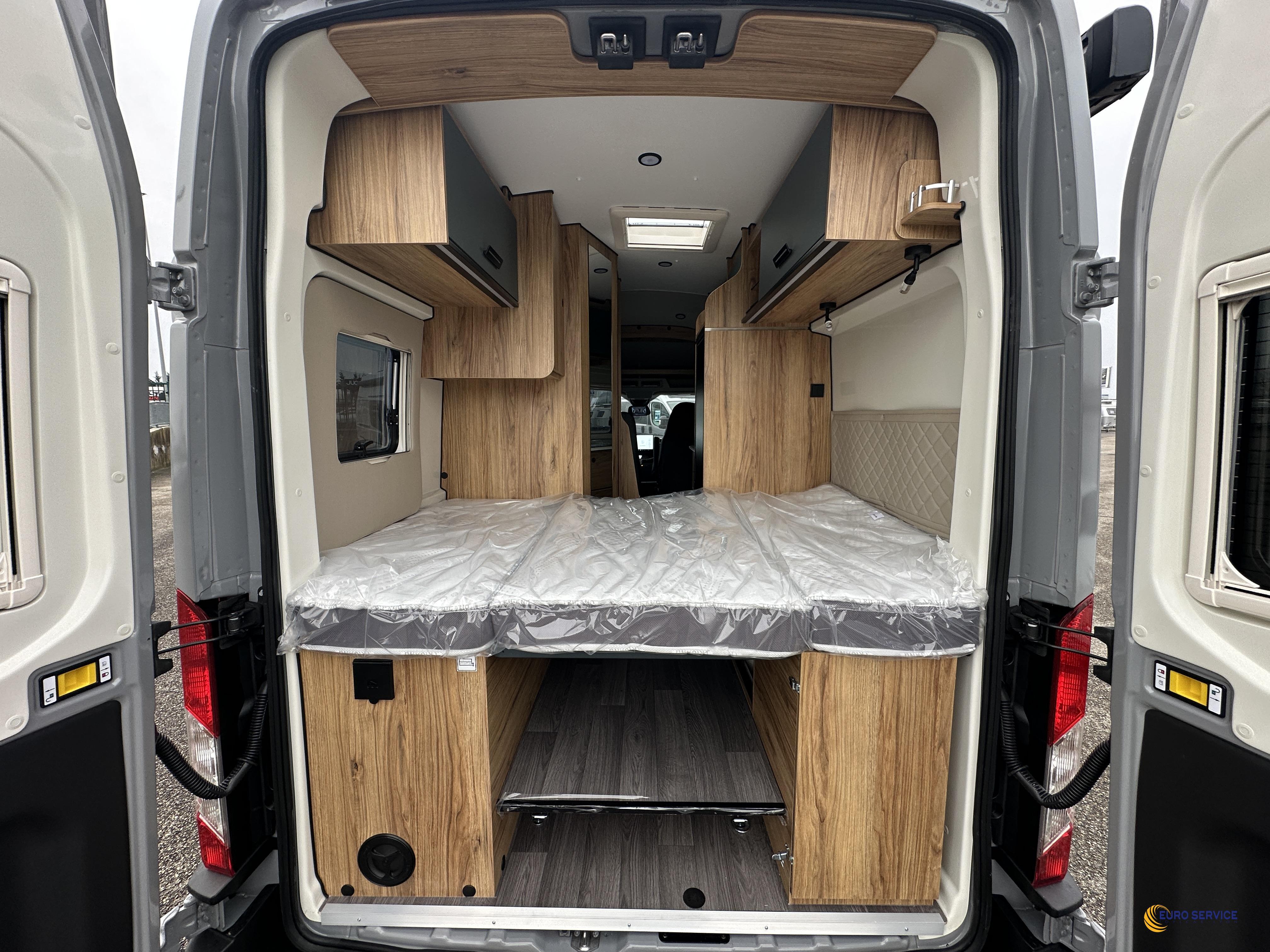 FONT VENDOME FORTYVAN 4X2