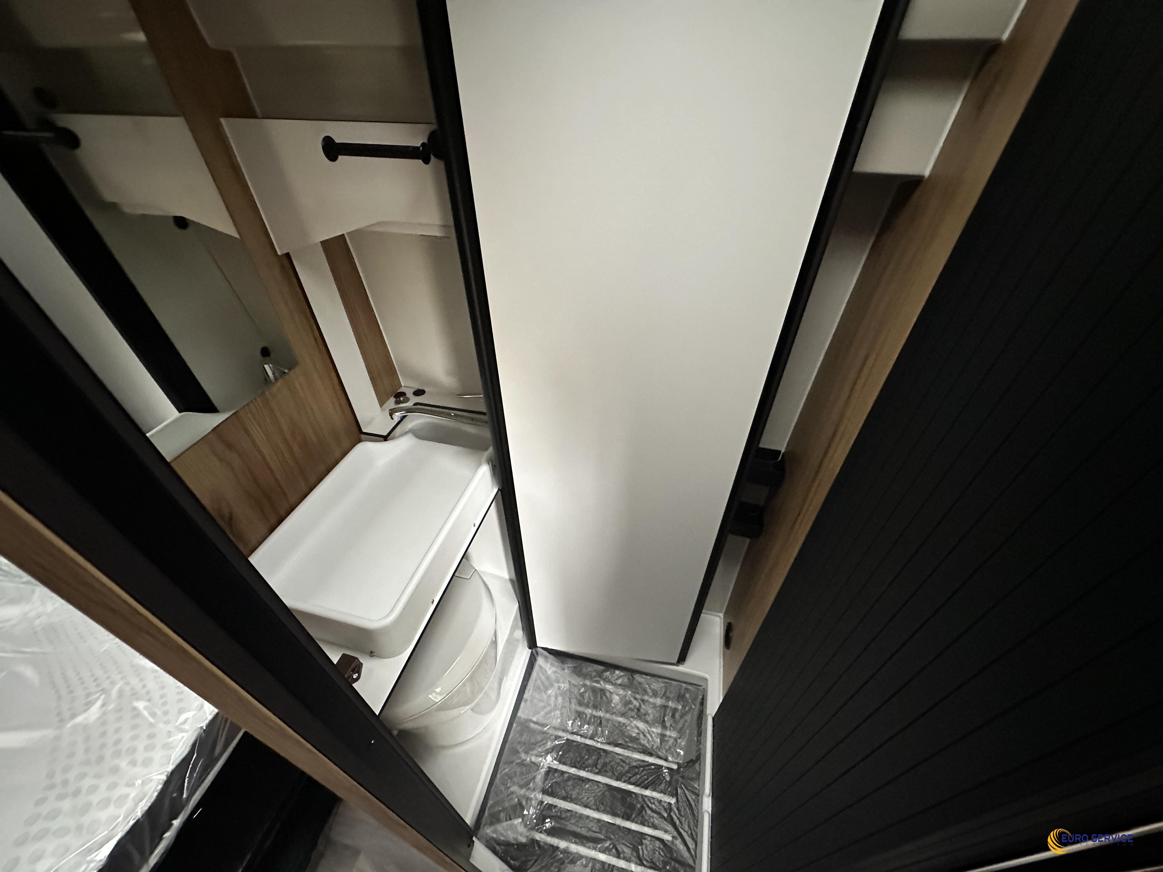 FONT VENDOME FORTYVAN 4X2