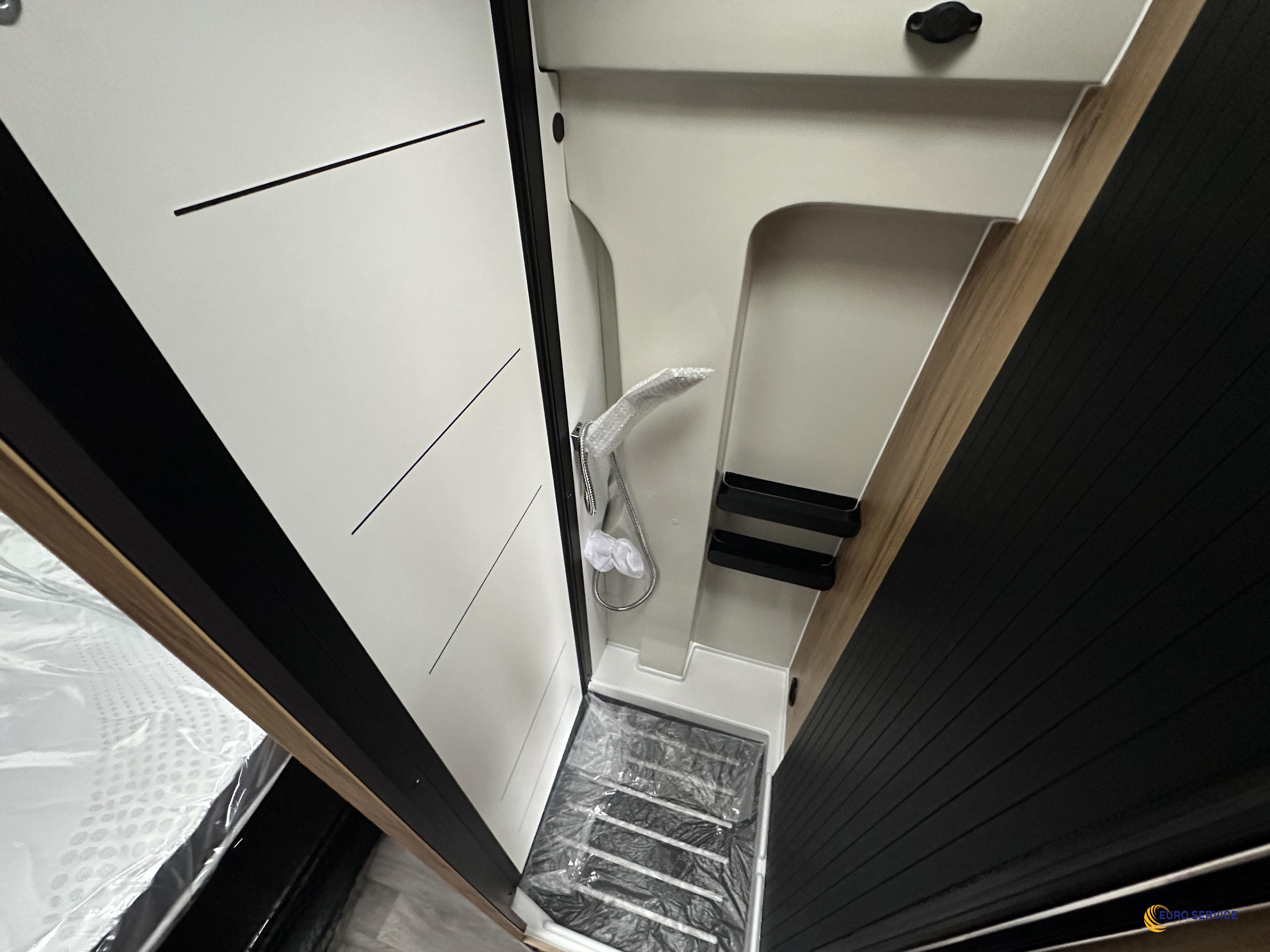 FONT VENDOME FORTYVAN 4X2