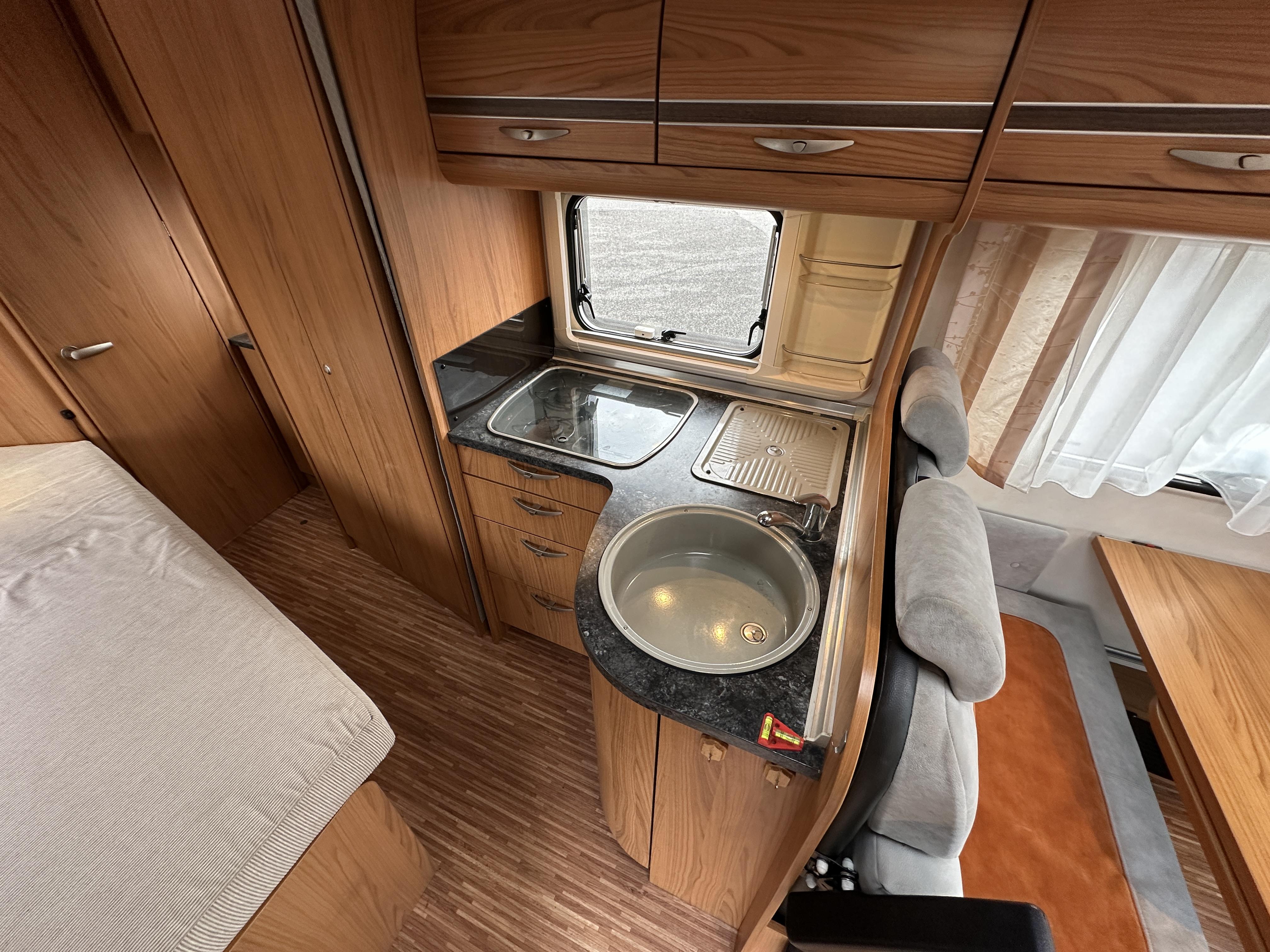 BURSTNER T 710 PRIVILEGE