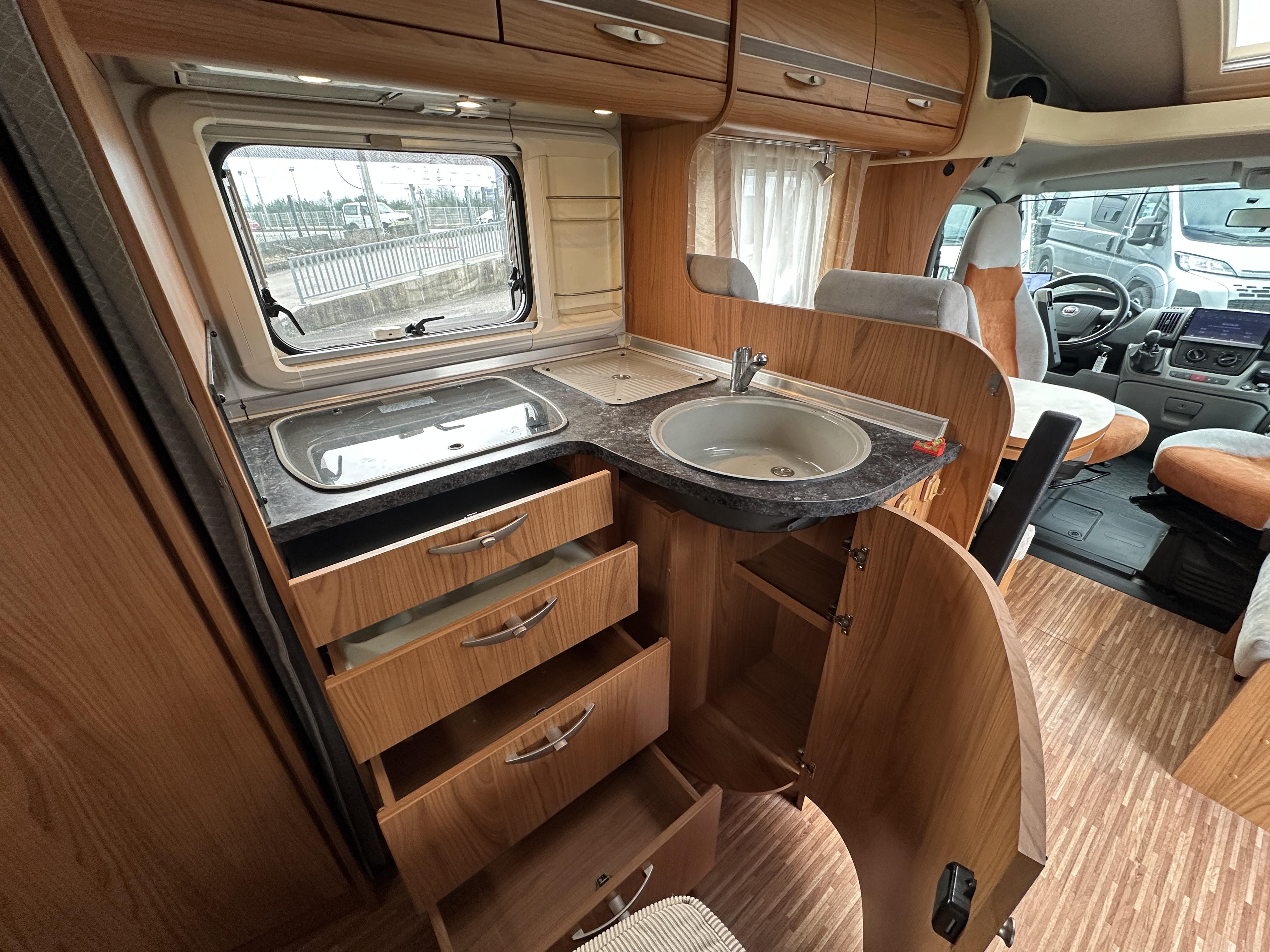 BURSTNER T 710 PRIVILEGE