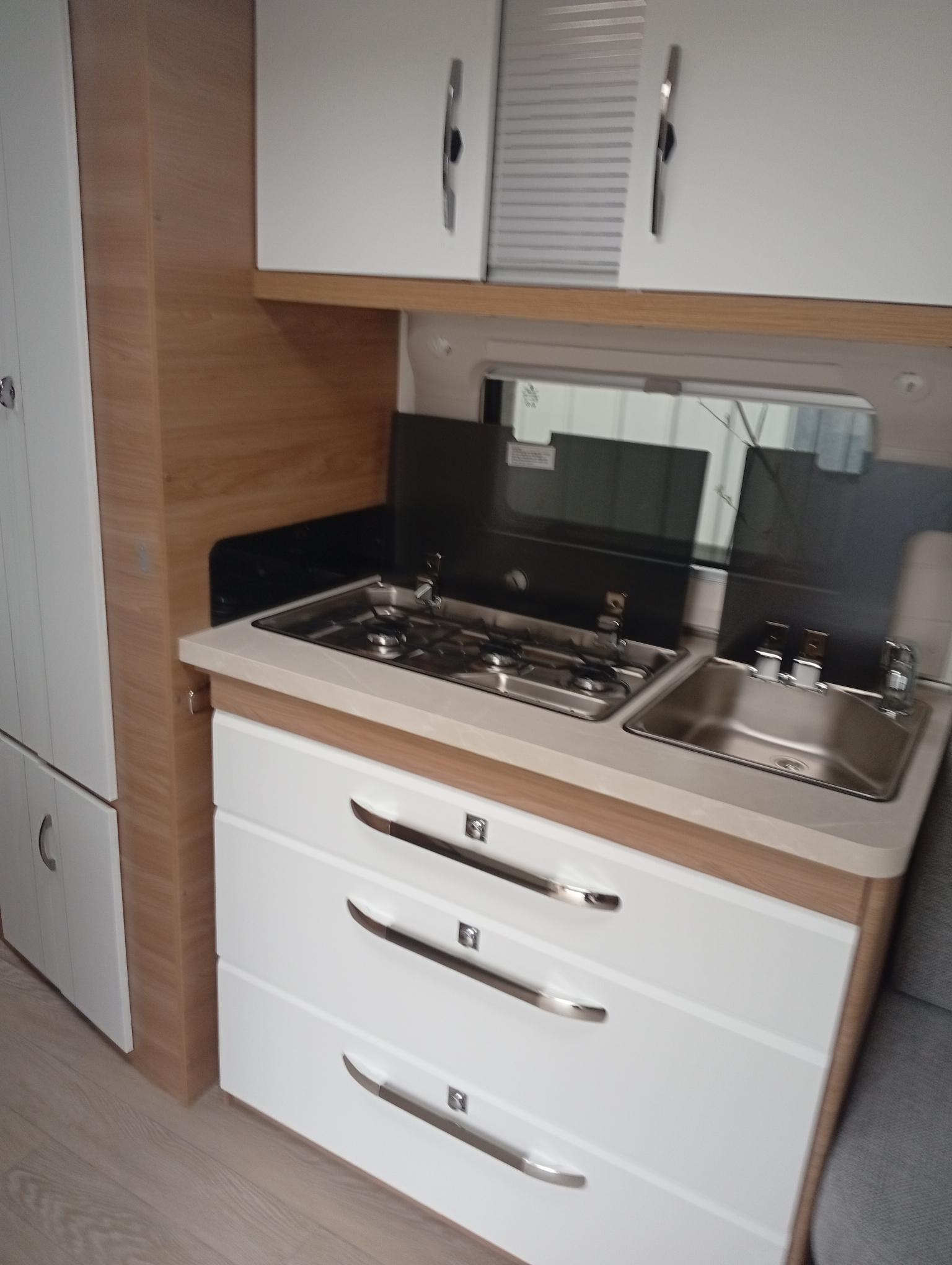 HOBBY 495 WFB DE Luxe